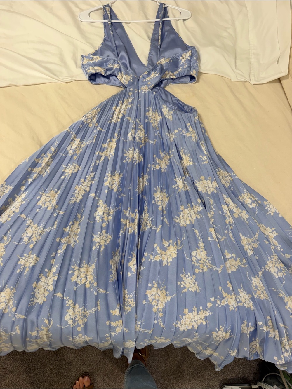 Abercrombie & Fitch Light Blue Floral Pleated Maxi Dress - Picture 4 of 5